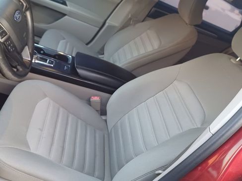 Used 2018 Ford Fusion SE w/ Fusion SE Technology Package image 6