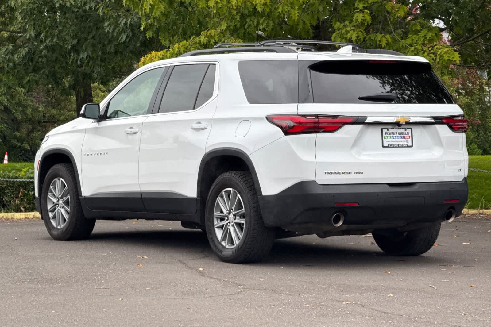 Used 2023 Chevrolet Traverse LT w/ LPO, Cargo Package AWD/4WD image 6