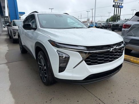 New 2026 Chevrolet Trax RS w/ Sunroof Package FWD image 1