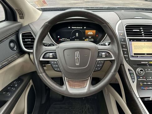 Used 2019 Lincoln Nautilus Reserve AWD/4WD image 17