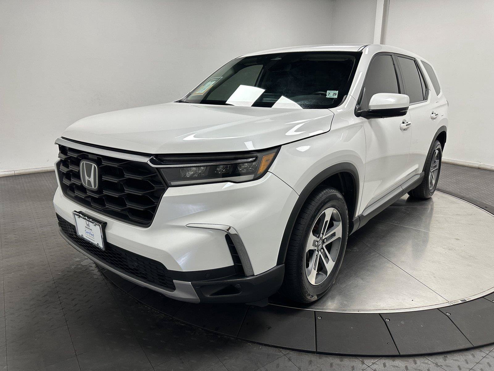 Certified 2025 Honda Pilot EX-L image 6