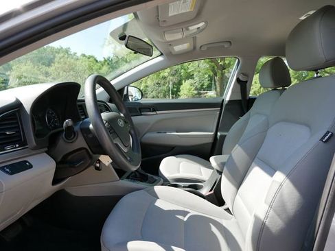 Used 2017 Hyundai Elantra SE FWD image 8
