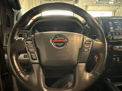 Used 2021 Nissan Titan PRO-4X w/ Pro-4x Convenience Package AWD/4WD image 14