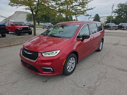 New 2026 Chrysler Pacifica Select