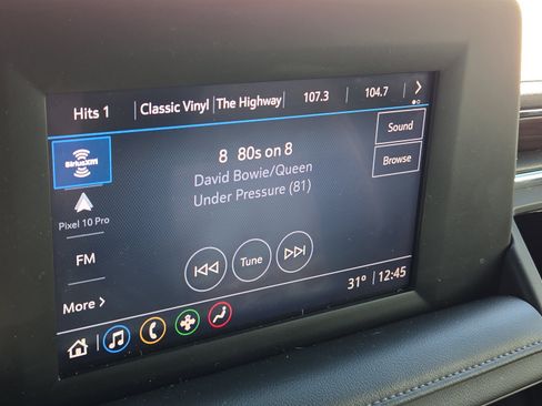 Used 2023 Chevrolet Traverse LT image 21