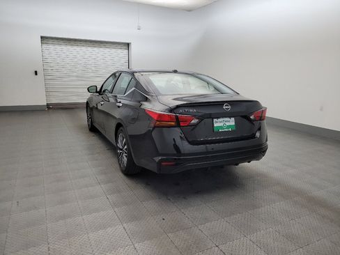 Used 2025 Nissan Altima 2.5 SV FWD image 5