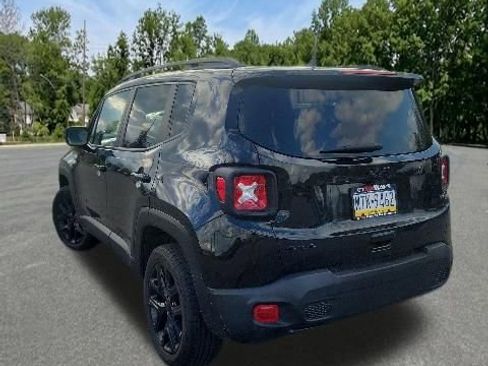 Used 2022 Jeep Renegade Altitude w/ Sun/Sound Group AWD/4WD image 6