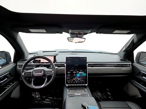 Used 2025 GMC Sierra EV Denali image 13