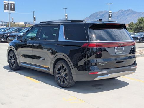 Used 2024 Kia Carnival SX Prestige FWD image 3