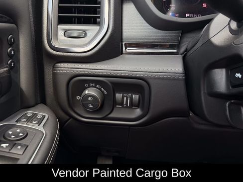 Used 2024 RAM 2500 Limited AWD/4WD image 29