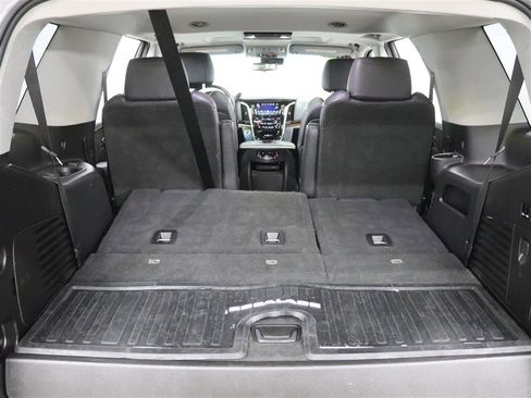 Used 2019 Cadillac Escalade Luxury image 7