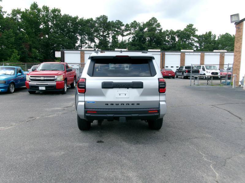 Used 2026 Toyota 4Runner SR5 AWD/4WD image 7