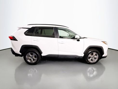 Used 2022 Toyota RAV4 XLE w/ Convenience Package FWD image 11