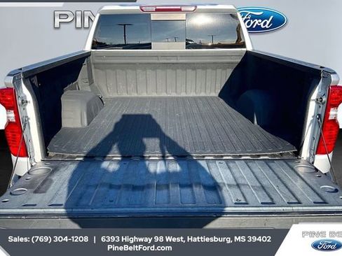 Used 2020 Chevrolet Silverado 1500 LT w/ Texas Edition image 12