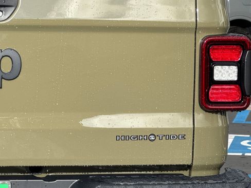 New 2025 Jeep Gladiator Sport image 31