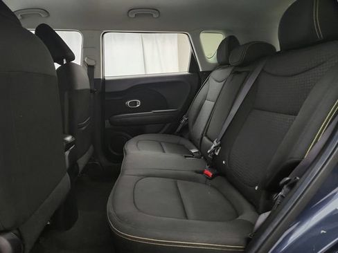 Used 2015 Kia Soul + FWD image 17