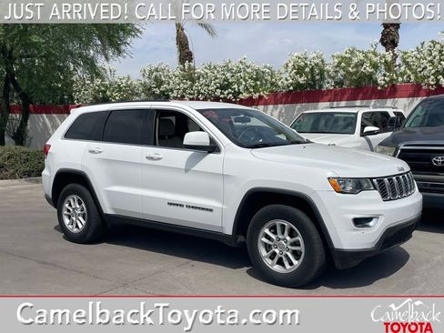 Used 2018 Jeep Grand Cherokee Laredo image 1