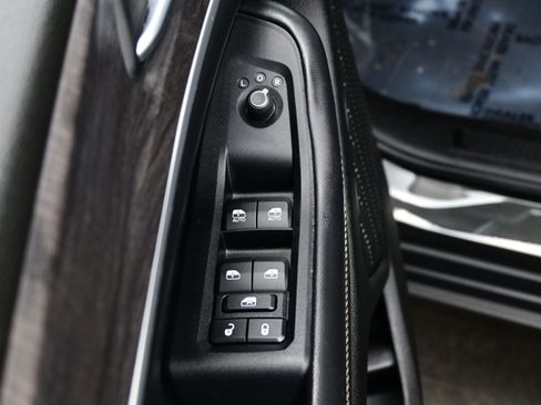 Used 2023 Jeep Grand Cherokee L Limited image 10