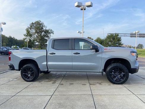Used 2025 Chevrolet Silverado 1500 Custom Trail Boss AWD/4WD image 13