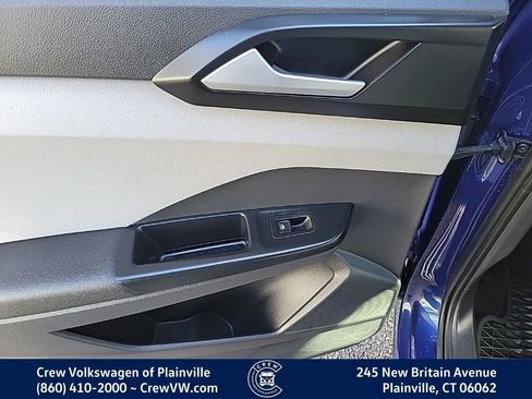 Certified 2022 Volkswagen Taos SE image 49