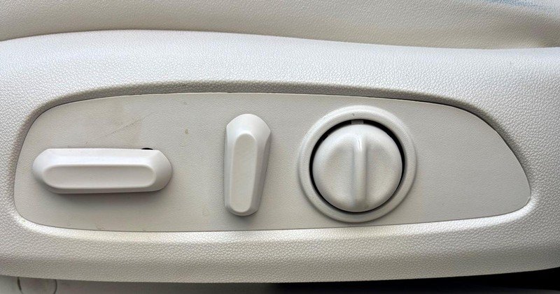 Used 2023 Buick Enclave Essence w/ Experience Buick Package FWD image 34