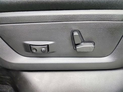 New 2025 RAM 2500 Limited image 40