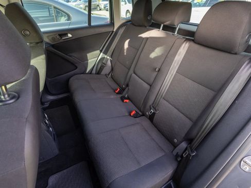 Used 2014 Volkswagen Tiguan S AWD/4WD image 9