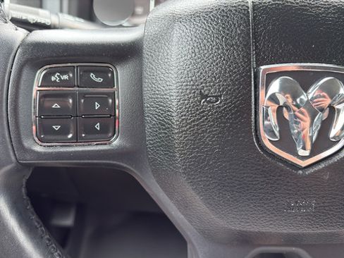 Used 2019 RAM 1500 Big Horn AWD/4WD image 14