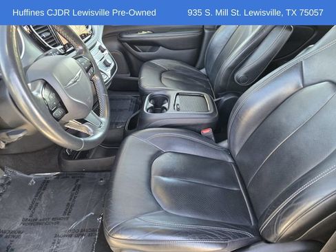 Certified 2021 Chrysler Pacifica Touring-L w/ S Appearance Package image 13