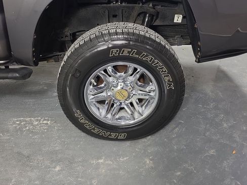 Used 2019 Toyota Tacoma SR5 RWD image 30