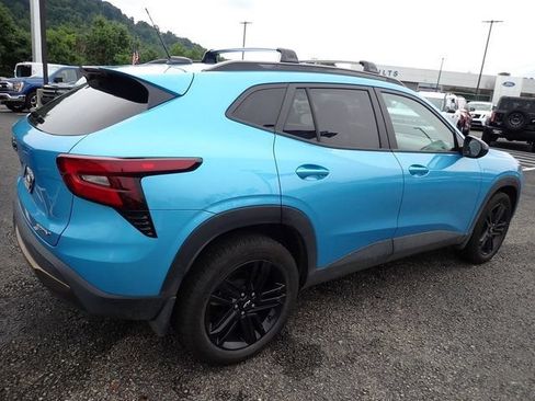 Used 2025 Chevrolet Trax ACTIV w/ Sunroof Package FWD image 6