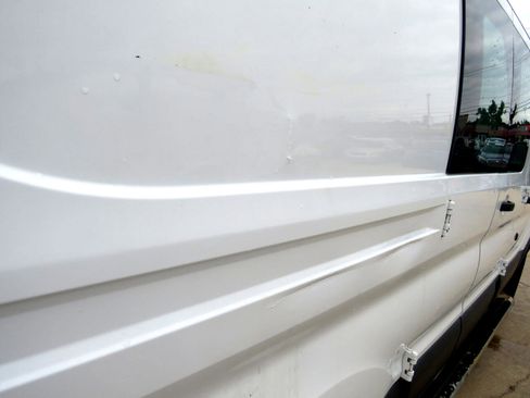 Used 2015 Ford Transit 250 130 Low Roof w/ Exterior Upgrade Package image 32