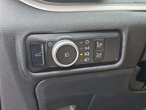 Used 2023 Ford Explorer XLT w/ Equipment Group 202A AWD/4WD image 19