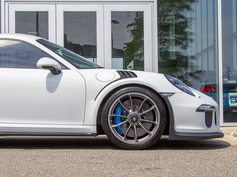 Used 2016 Porsche 911 GT3 RS RWD image 5