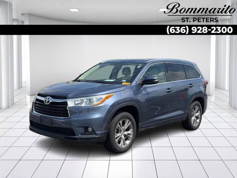 Used 2014 Toyota Highlander XLE FWD image 1
