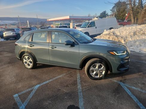 Used 2024 Honda HR-V LX image 2