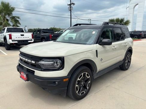 Used 2024 Ford Bronco Sport Outer Banks w/ Tech Package AWD/4WD image 3