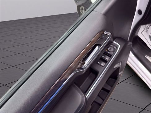 Used 2022 Chevrolet Silverado 1500 LT image 12