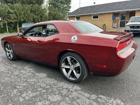 Used 2014 Dodge Challenger R/T RWD image 5