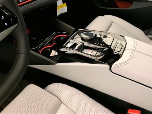 New 2026 BMW i5 eDrive40 w/ Premium Package AWD/4WD image 6