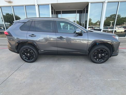 Used 2024 Toyota RAV4 SE AWD/4WD image 5