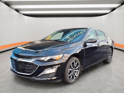 Certified 2022 Chevrolet Malibu RS w/ LPO, Floor Liner Package image 1