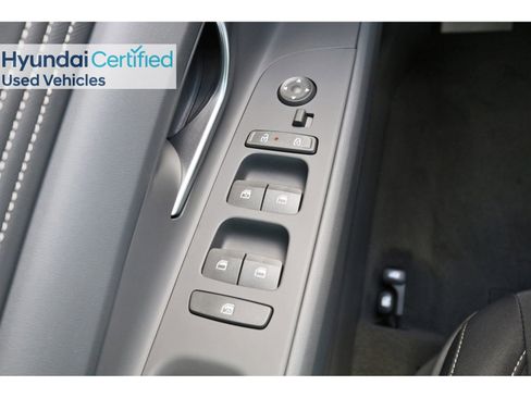 Certified 2025 Hyundai Elantra Sport image 23