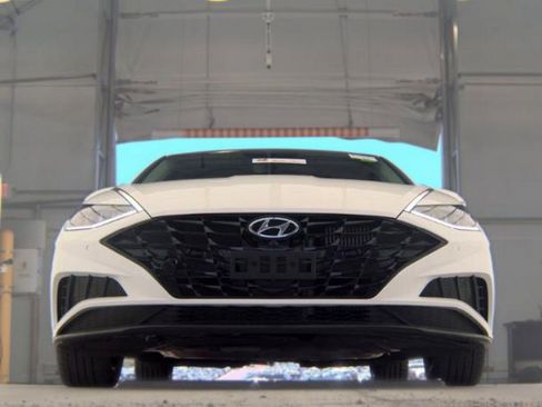 Used 2023 Hyundai Sonata Limited FWD image 3