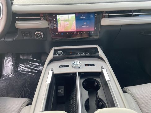 New 2026 Lincoln Navigator Reserve w/ Jet Appearance Package AWD/4WD image 11
