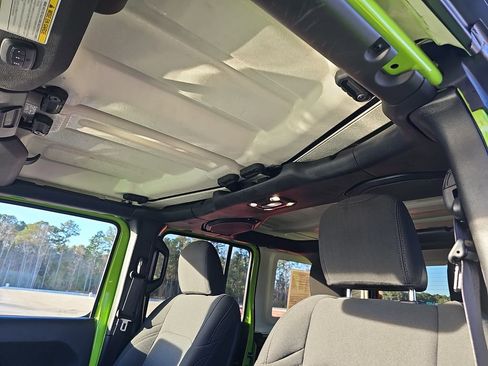 Used 2021 Jeep Wrangler Unlimited Sport image 36