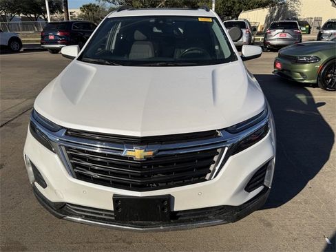 Used 2022 Chevrolet Equinox LT image 2
