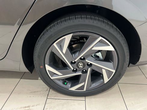 New 2026 Hyundai Elantra Limited FWD image 40