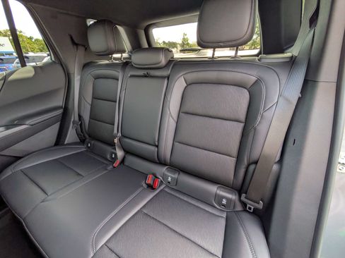 New 2026 Chevrolet Equinox LT w/ Convenience Package II AWD/4WD image 9