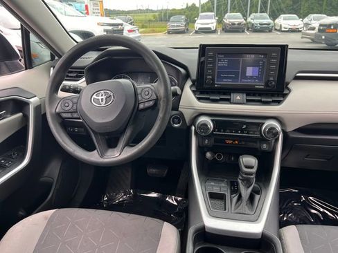 Used 2020 Toyota RAV4 XLE FWD image 16